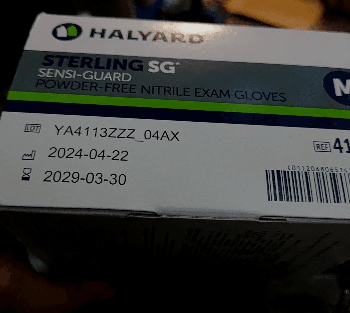 Halyard 41659 Sterling SG PowderFree Nitrile Exam Gloves Med Exp 4/25 250 1 Box - Thumbnail 8