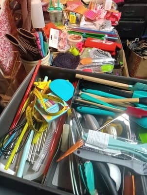 Huge Lot of Kitchen/Baking Supplies: \Spatulas \Popsicle makers \Coozies \Fun - Image 1
