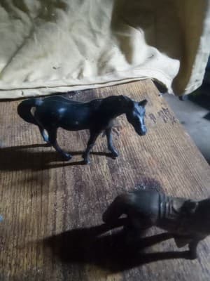 Lot of Horse Themed collectible items 4 Horse Figurines, 3 Horse Shows, And More - Thumbnail 9