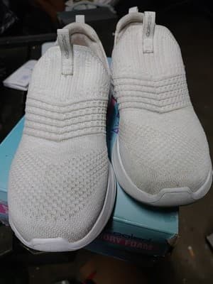 Skechers Stretch Fit Women's Classy Charm Sneaker, Size 6 With Air Cooled Memory - Image 1