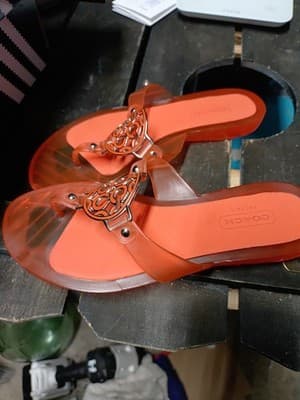 COACH Crissy Orange Jelly Thong Sandals Medallion Logo Women's Size 5B Excellent - Thumbnail 2