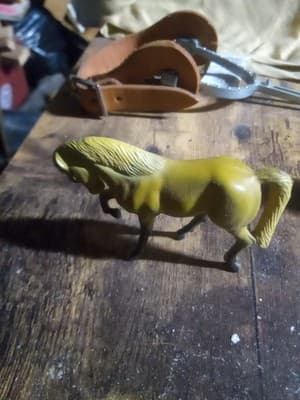 Lot of Horse Themed collectible items 4 Horse Figurines, 3 Horse Shows, And More - Thumbnail 7