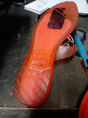 COACH Crissy Orange Jelly Thong Sandals Medallion Logo Women's Size 5B Excellent - Thumbnail 6