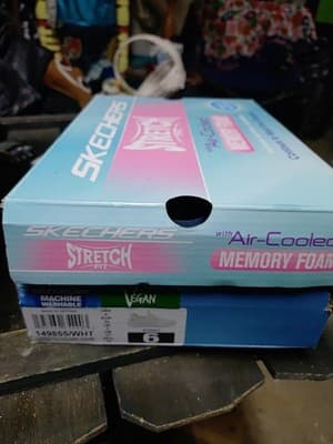 Skechers Stretch Fit Women's Classy Charm Sneaker, Size 6 With Air Cooled Memory - Thumbnail 9