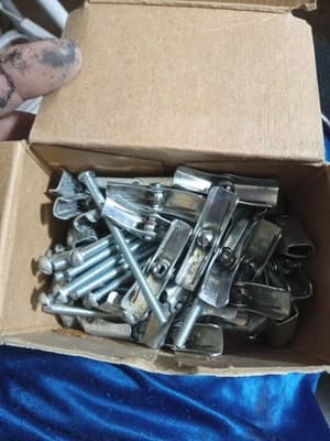 Lot Of Various Types Of Anchors. Plastic Anchors, Concrete Anchors,... - Thumbnail 4