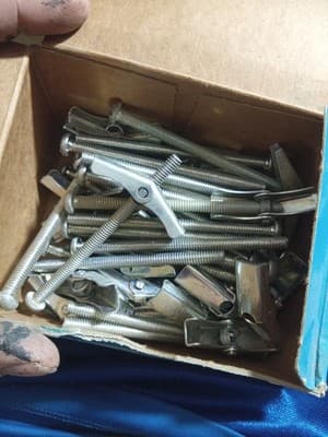 Lot Of Various Types Of Anchors. Plastic Anchors, Concrete Anchors,... - Thumbnail 2