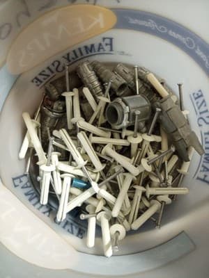 Lot Of Various Types Of Anchors. Plastic Anchors, Concrete Anchors,... - Thumbnail 20