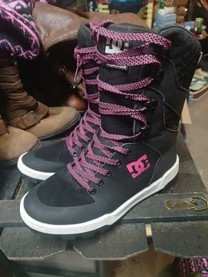 DC Shoes Nadene High Leg Winter Boots Women’s Size 7 Black Pink ADJB700004 - Thumbnail 2