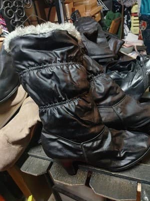 Vtg 70s 80s Black Quilted Puffer Winter Boots Fur Lined Heeled Women’s 10... - Thumbnail 3