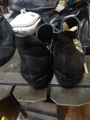 Universal Thread Nora V-Cut Ankle Booties Black Faux Leather Size 10 Slip On - Thumbnail 3