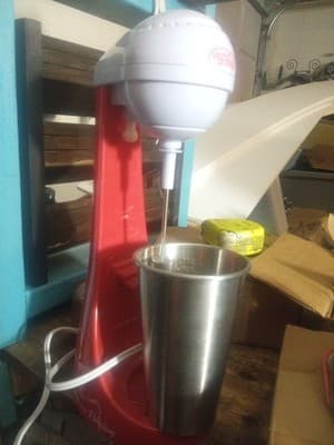 NOSTALGIA MLKS100COKE CocaCola Milkshake Maker 2-Speed Limited Edition - Thumbnail 5