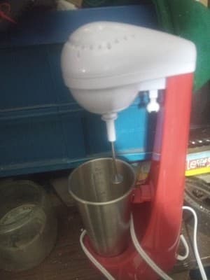 NOSTALGIA MLKS100COKE CocaCola Milkshake Maker 2-Speed Limited Edition - Thumbnail 3