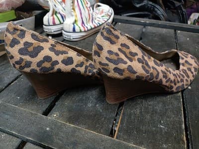 Dexter Womens Size 10 Leopard Cheetah Print Faux Suede Wedge Heels Pumps Shoes - Thumbnail 4