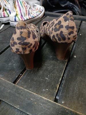 Dexter Womens Size 10 Leopard Cheetah Print Faux Suede Wedge Heels Pumps Shoes - Thumbnail 3