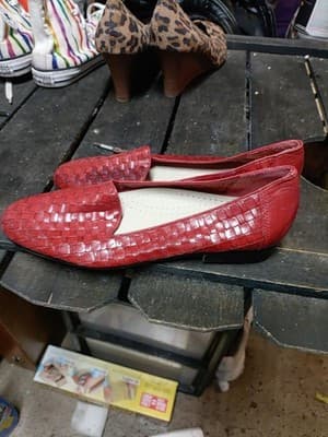 Trotters Liz Woven Red Leather Slip-On Loafers~Women's 8 SS/Extra Narrow - Image 1