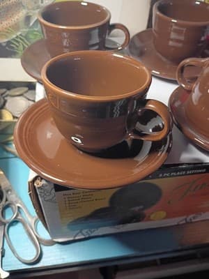 Vintage Fiesta Chocolate Brown Coffee Tea Cups & Saucers Set of 4 HLC USA 2008 - Thumbnail 5
