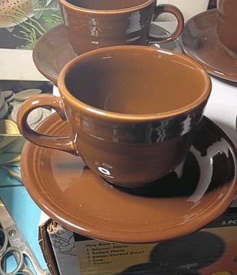 Vintage Fiesta Chocolate Brown Coffee Tea Cups & Saucers Set of 4 HLC USA 2008 - Thumbnail 3