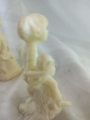 Boy On Limb Figurine By Francis Taylor Williams White Crushed Glass - Thumbnail 3