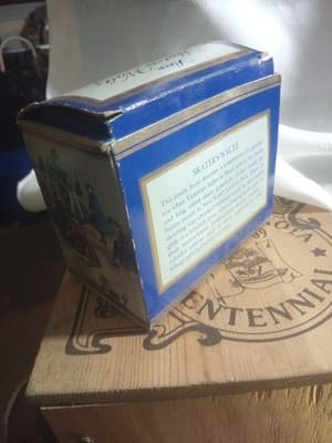 Avon Skater Waltz #535 - Thumbnail 2