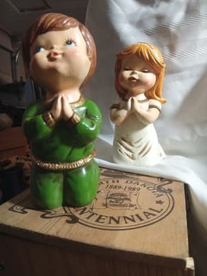 Vintage Praying Boy Girl Star Pair 60’s 70’s Kitsch - Thumbnail 3