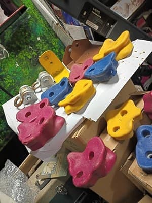 1Lot of 12 Kids Rock Climbing Holds & 2 Heavy Duty Bolt-Through Swing Hangers - Thumbnail 3