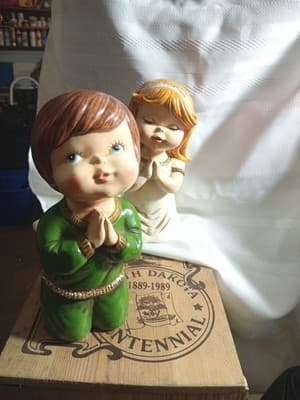 Vintage Praying Boy Girl Star Pair 60’s 70’s Kitsch - Thumbnail 2