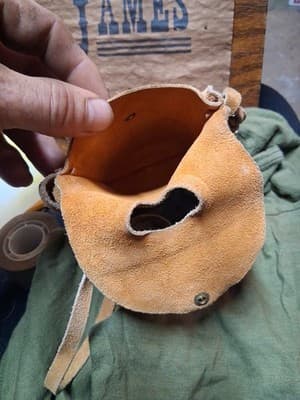 Vintage Leather Yellowstone Park Whiskey/ Water Flask Missing Cap Pre-owned - Thumbnail 3