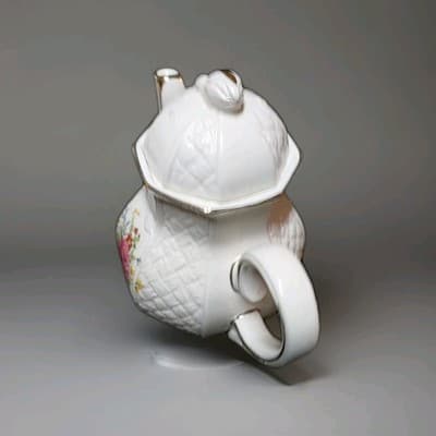 Item DescriptionItem Details:Maker: Arthur Wood & Son (Staffordshire, England) - Thumbnail 6