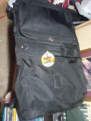 American Tourister 23" Garment BagAtmosphere 2 - Image 1