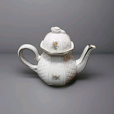 Item DescriptionItem Details:Maker: Arthur Wood & Son (Staffordshire, England) - Thumbnail 4