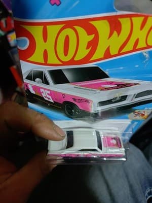 5 Random Collectable Toy Cars Still In Boxes - Thumbnail 16