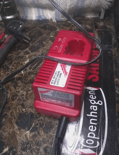 Milwaukee Battery Charger Smart Start 7.2 V 9.6 V 12V 48-59-0170 Tested Working - Image 1