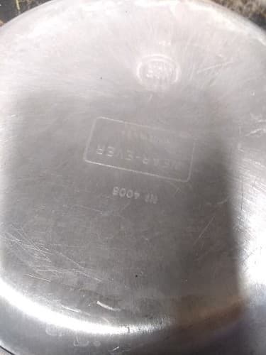 Wear.Ever 3 Piece Set: /4pc Egg Poacher /8" Frying Pan / Lid - Thumbnail 3