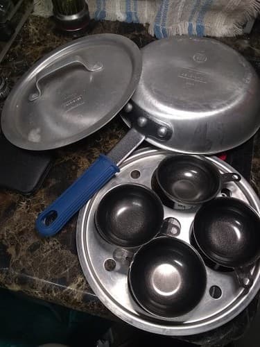 Wear.Ever 3 Piece Set: /4pc Egg Poacher /8" Frying Pan / Lid - Image 1