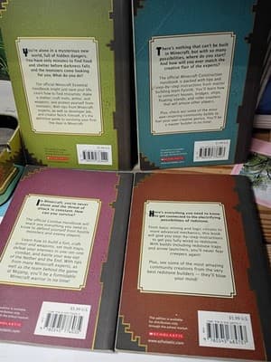 Minecraft Scholastic Handbook Set (4) - Essential, Construction, Combat,... - Thumbnail 3