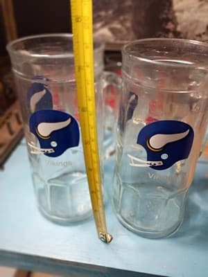 Vintage Minnesota Vikings Fisher Glass Beer Mugs Set of 2 - 6" Tall NFL Helmet - Thumbnail 3