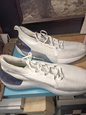 Under Armour HOVR Phantom 3 SE Notre Dame Team Issued #35 White Navy Size 15 - Thumbnail 10