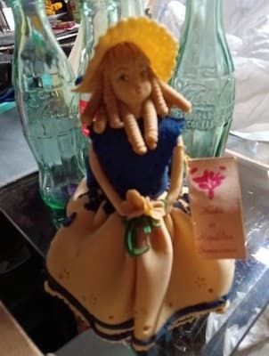 Mary Munecas porcelainicron doll nwt RARE - Image 1