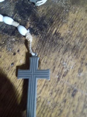 2 Necklaces With Jesus On The Cross. - Thumbnail 4