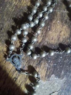2 Necklaces With Jesus On The Cross. - Thumbnail 11