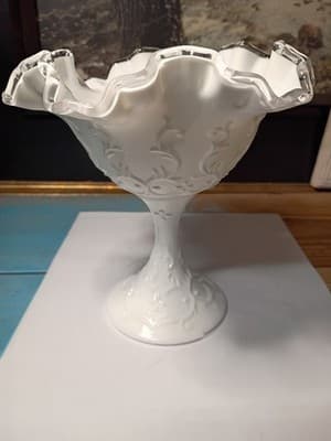 Large 8.5" Fenton Silver Crest Milk Glass Spanish Lace Fruit Bowl Ruffled Edge - Thumbnail 3