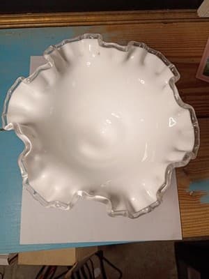 Large 8.5" Fenton Silver Crest Milk Glass Spanish Lace Fruit Bowl Ruffled Edge - Thumbnail 5