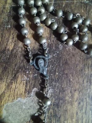 2 Necklaces With Jesus On The Cross. - Thumbnail 10