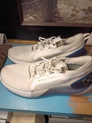 Under Armour HOVR Phantom 3 SE Notre Dame Team Issued #73 White Navy Size 15 - Thumbnail 3