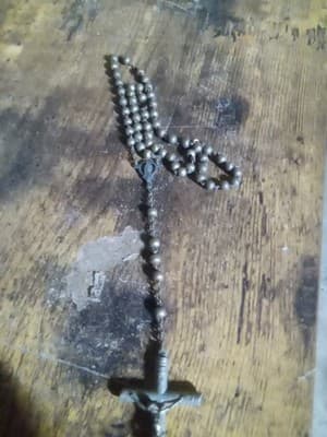 2 Necklaces With Jesus On The Cross. - Thumbnail 7