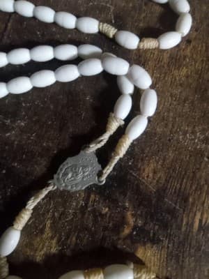 2 Necklaces With Jesus On The Cross. - Thumbnail 6