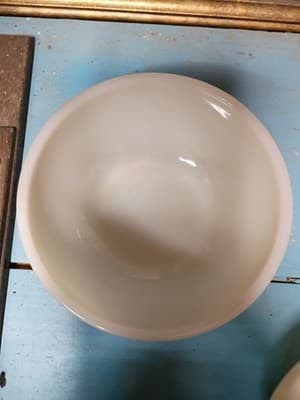 Vintage Fire-King Ivory Milk Glass Mixing Nesting Bowls - Set of 2 - No Chips - Thumbnail 3