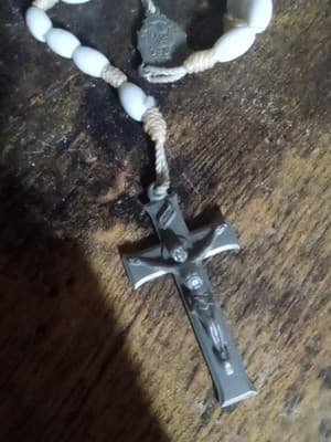 2 Necklaces With Jesus On The Cross. - Thumbnail 3