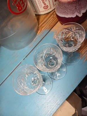 Vintage Lead Crystal Cordial Glasses Set of 3 - Hand Cut Pinwheel & Star - Thumbnail 4