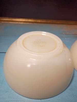 Vintage Fire-King Ivory Milk Glass Mixing Nesting Bowls - Set of 2 - No Chips - Thumbnail 7